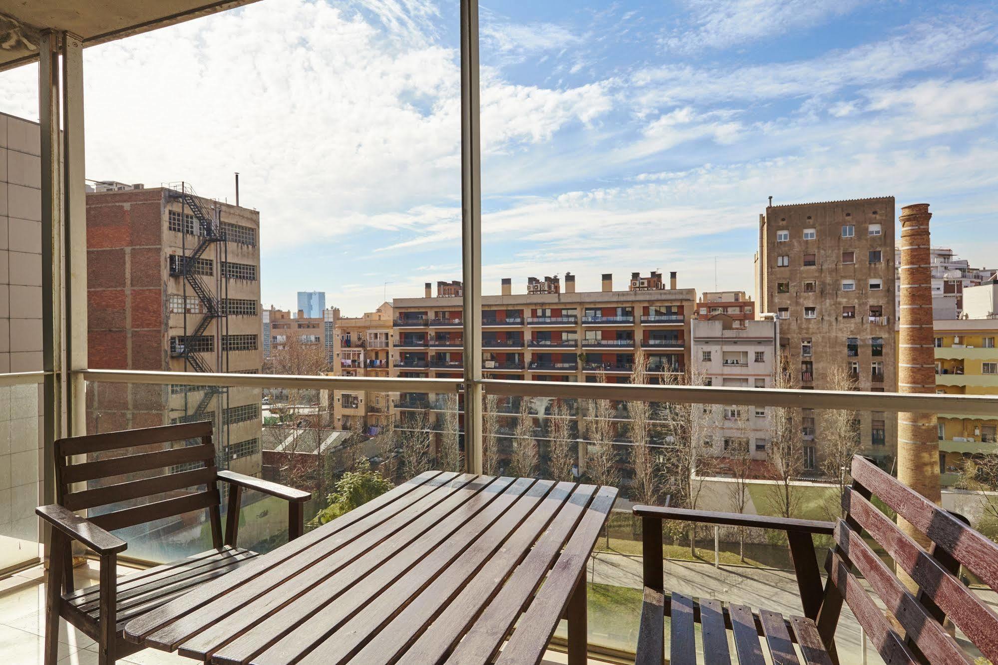 The Lonely Chimney Apartments Barcelona Exterior foto